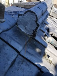 京都市西京区にて瓦屋根修理〈コーキングによる鬼瓦補修〉